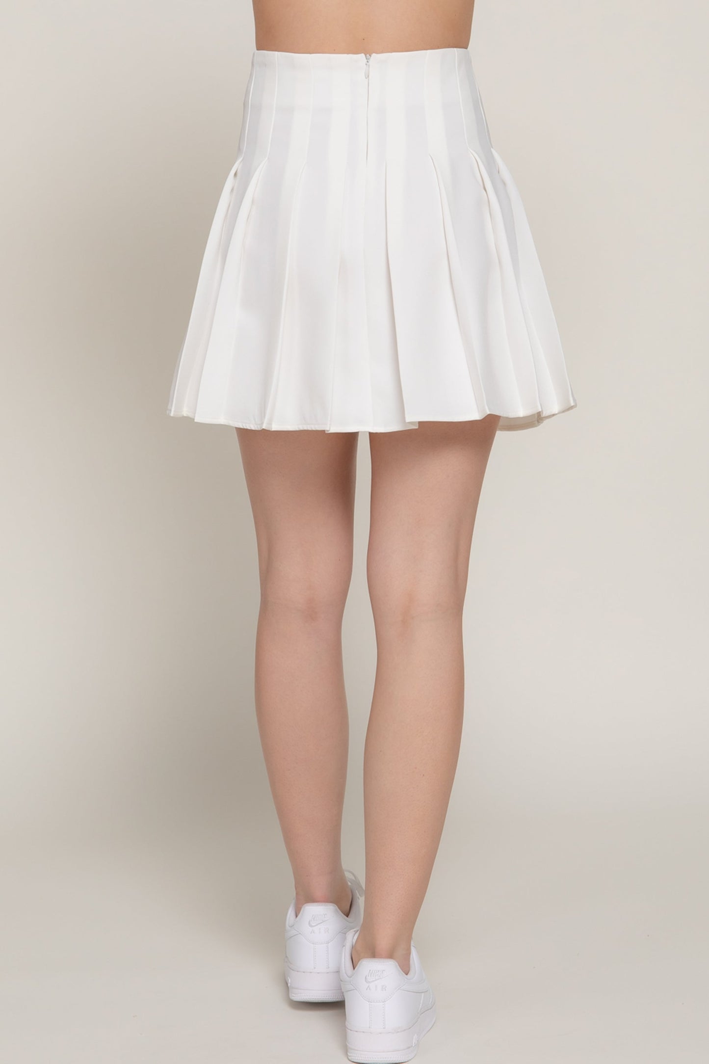 Women's Classic Pleated Mini Skirt – Lightweight and Versatile Style